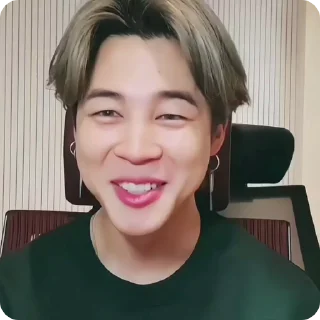 Sticker from ✦Чиʍин
@kpopxcom