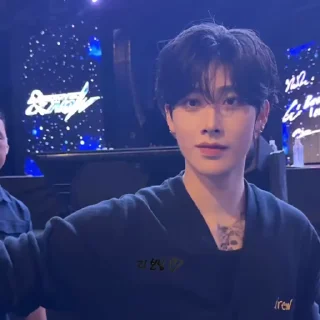 Sticker from 𝘻𝘣1 ⋆˚࿔ᝰ.ᐟ @aeneutastickers
