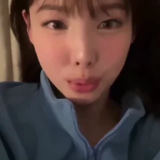 Sticker from nayeon @m1ts6u