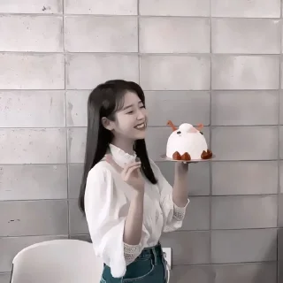 🛼 emoji iu :: @fannhelps Telegram sticker 14 of 26