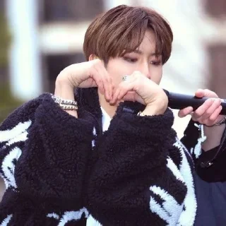 Sticker from jisung // @kktwb //