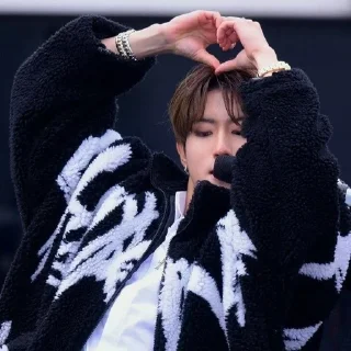 Sticker from jisung // @kktwb //