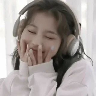 Sticker from ¡! sana by :; @sunoowo