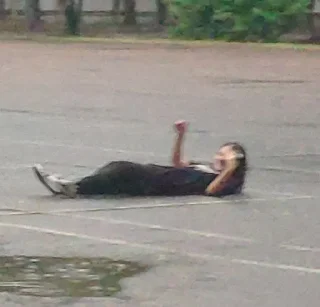 😂 emoji аришка и линка (гроза района) Telegram sticker 5 of 36
