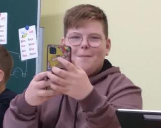 🙂 emoji дурка Telegram sticker 9 of 21