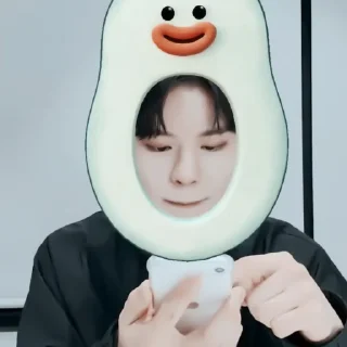 Sticker from :; 𝗌𝖾𝗎𝗇𝗀𝗆𝗂𝗇 @xiroe