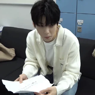 Sticker from soogyu @h7pm0a