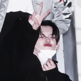 🍒 emoji ` 𝗬𝗲𝗼𝗻𝗷𝘂𝗻 𝗯𝘆 @m2e58l Telegram sticker 5 of 35
