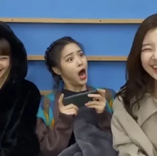 Sticker from ITZY? ITZY!