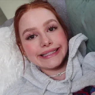 😬 emoji Madeline Petsch💋 Telegram sticker 23 of 60