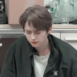 Sticker from [🥧] ;; minho ;; @lumicore_present
