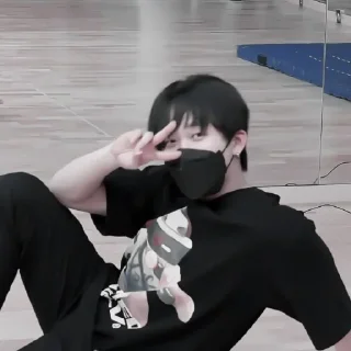 Sticker from [🍥] ;; changbin ;; @lumicore_present