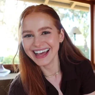 😄 emoji Madeline Petsch💋 Telegram sticker 18 of 60