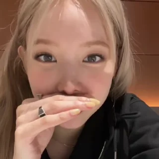 🍩 emoji Nayeon @vinihelpi Telegram sticker 13 of 30
