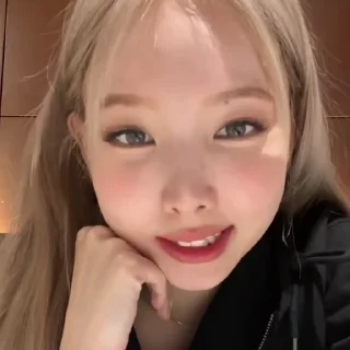 🍩 emoji Nayeon @vinihelpi Telegram sticker 8 of 30