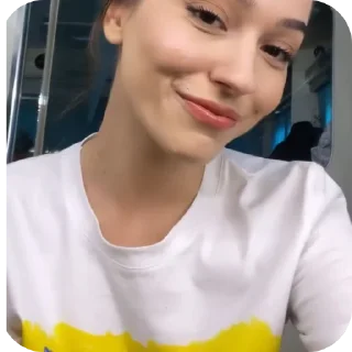 🙂 emoji 𝐦𝐞𝐥𝐭𝐞𝐦 𝐛𝐲 @igraemturk Telegram sticker 14 of 100