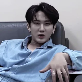 Sticker from #changbin horny «🍸 by @lumicore_present
