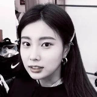 😑 emoji hyewon Telegram sticker 19 of 21