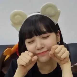 🩹 emoji (🩹)) chaewon ꒱ @m3ow33 Telegram sticker 10 of 50