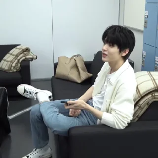 Sticker from soogyu @h7pm0a
