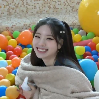 Sticker from ` DAHYUN 🐻‍❄️ » @todaystick