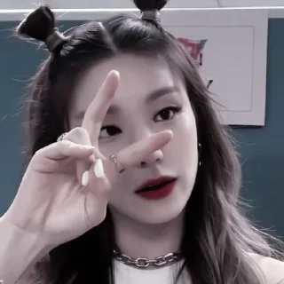 🧠 emoji yeji itzy Telegram sticker 17 of 31