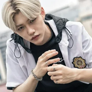 😐 emoji Lee Felix... ♡ Telegram sticker 1 of 112