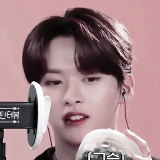 Sticker from や 𝗆𝗂𝗇𝗁𝗈 🧁 ;: @smstickerr