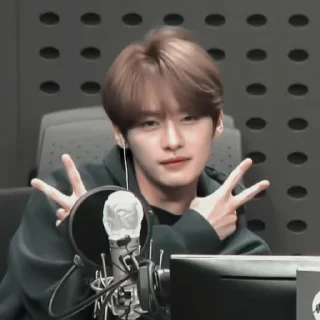 🥧 emoji [🥧] ;; minho ;; @lumicore_present Telegram sticker 22 of 40