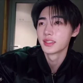Sticker from сонхунПак: @sunHoaa