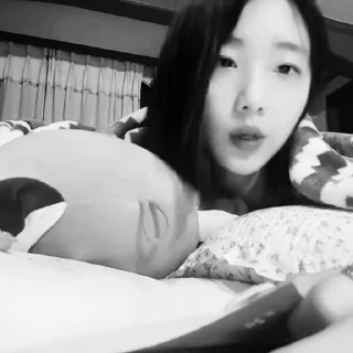 🌠 emoji Bw Yeojin @loonahellp Telegram sticker 10 of 50