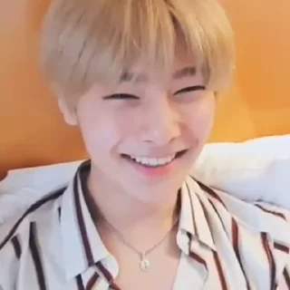 🫶 emoji jeongin ★ @SEWF5 Telegram sticker 24 of 30