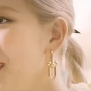 🌟 emoji ROSÉ | Interview Film Telegram sticker 7 of 46
