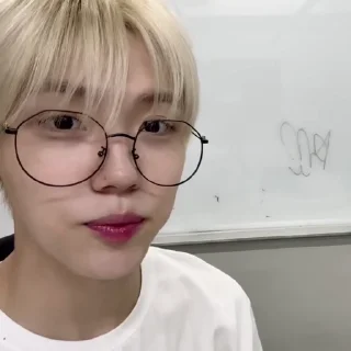 🦷 emoji ★ seongmin ! ¡ Telegram sticker 24 of 35