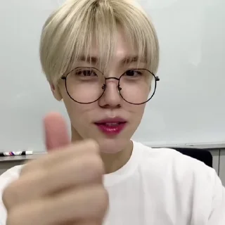 🦷 emoji ★ seongmin ! ¡ Telegram sticker 10 of 35