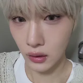 💱 emoji @Vm0n7 hyunsuk Telegram sticker 20 of 30