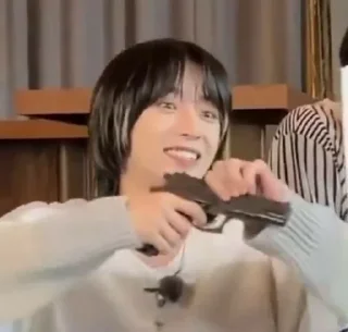 🔫 emoji Lubimi idols Telegram sticker 21 of 103