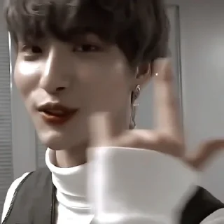 Sticker from °𝘚𝘦𝘰𝘯𝘨.𝘩𝘸𝘢`