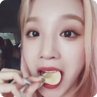 Sticker from Yuqi - (g)-idle``@Stickers_Hin