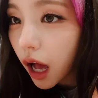 😦 emoji люблю итзи Telegram sticker 14 of 30