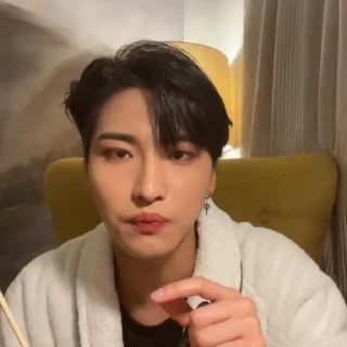 🔬 emoji (( 🔬 ) – seonghwa @wisuniii Telegram sticker 14 of 25