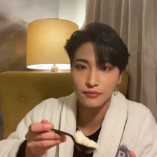 🔬 emoji (( 🔬 ) – seonghwa @wisuniii Telegram sticker 18 of 25