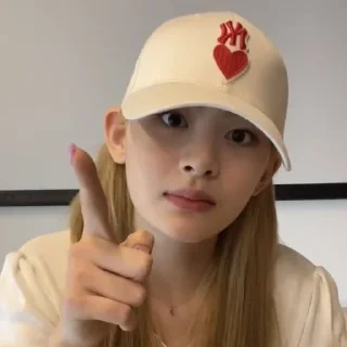 🙇‍♀️ emoji ✿⁠⋌Seeun Stayc⋋⁠✿ ⁠ Telegram sticker 23 of 26
