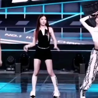 🌹 emoji 𝑪𝑯𝑨𝑬𝑹𝒀𝑬𝑶𝑵𝑮 @helpbyjennie Telegram sticker 15 of 34