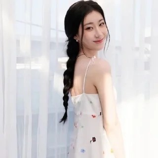 🤍 emoji Chaeryeong вбс @mum_yuqi00 Telegram sticker 7 of 60