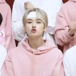 🤩 emoji Lee know @TgEmodziBot Telegram sticker 6 of 19