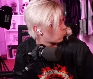 Sticker from Памперс