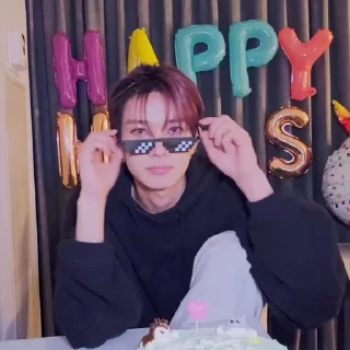 🎂 emoji hee 𖥻 @helpenha Telegram sticker 16 of 30