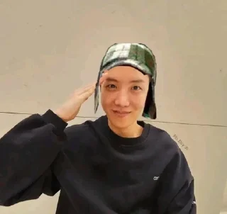 🌟 emoji bald jung hoseok👨‍🦲💜 Telegram sticker 9 of 36
