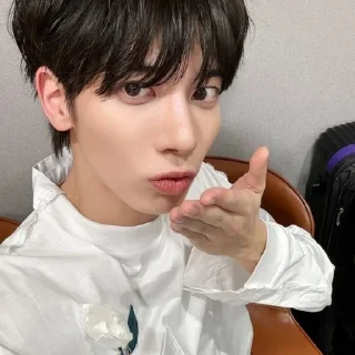 🐈‍⬛ emoji な || TAEHYUN – @GRi3Fd ！⸼ Telegram sticker 12 of 40